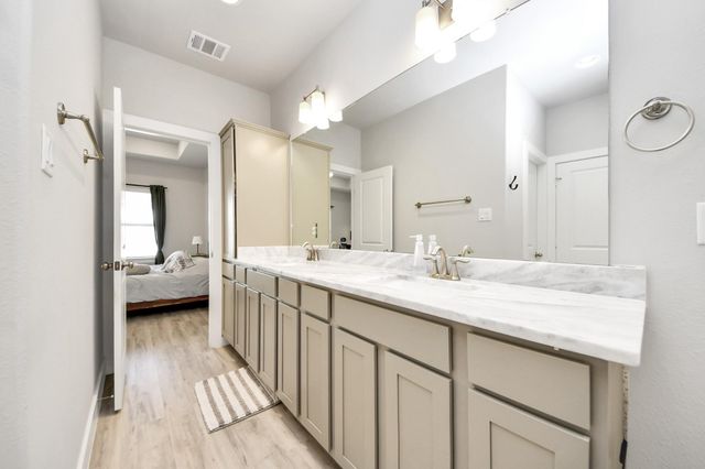 9017 Lonestar Creekbend Lane, Houston, TX 77080