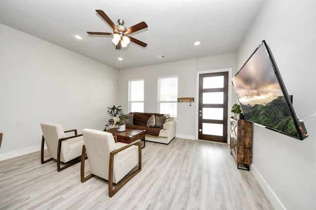 9017 Lonestar Creekbend Lane, Houston, TX 77080