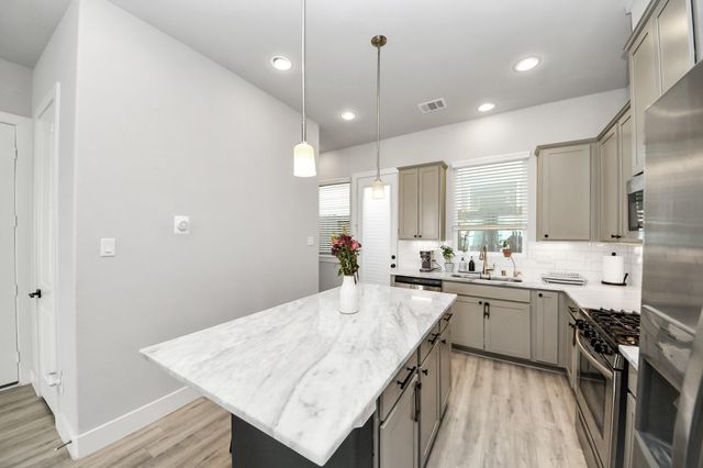 9017 Lonestar Creekbend Lane, Houston, TX 77080