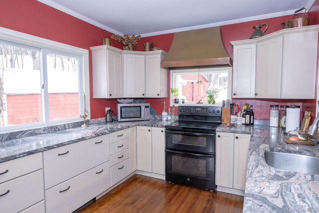 819 Van Wagner Road, Poughkeepsie, NY 12601