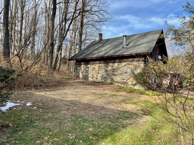 819 Van Wagner Road, Poughkeepsie, NY 12601