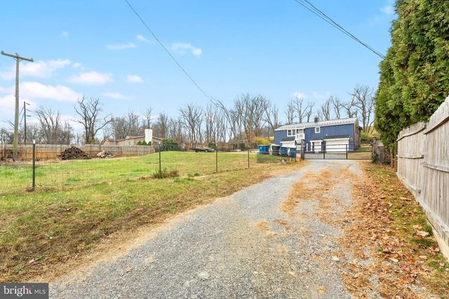 1321 N CHATHAM RD, Coatesville, PA 19320