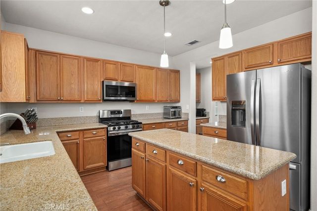 33934 Lily Road, Yucaipa, CA 92399