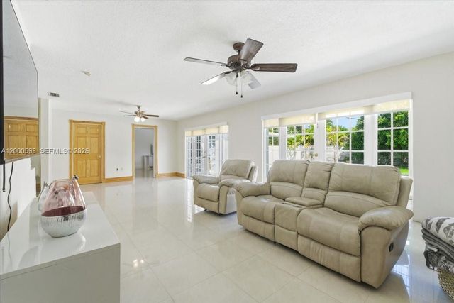 8197 W 14th Ct, Hialeah, FL 33014