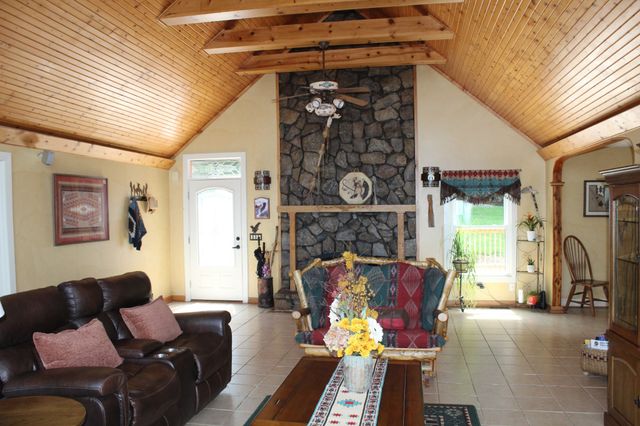 6502 Pleasant Ridge Rd, Sparta, TN 38583