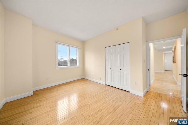 399 11th Street 206, Palisades Park, NJ 07650