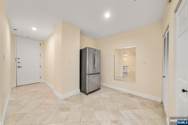 399 11th Street 206, Palisades Park, NJ 07650