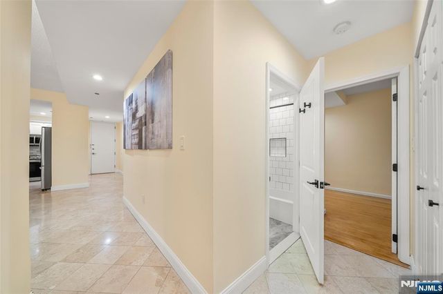 399 11th Street 206, Palisades Park, NJ 07650