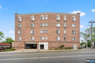 399 11th Street 206, Palisades Park, NJ 07650