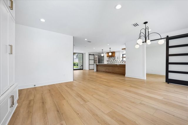 12510 Mooreknoll Lane, Houston, TX 77024