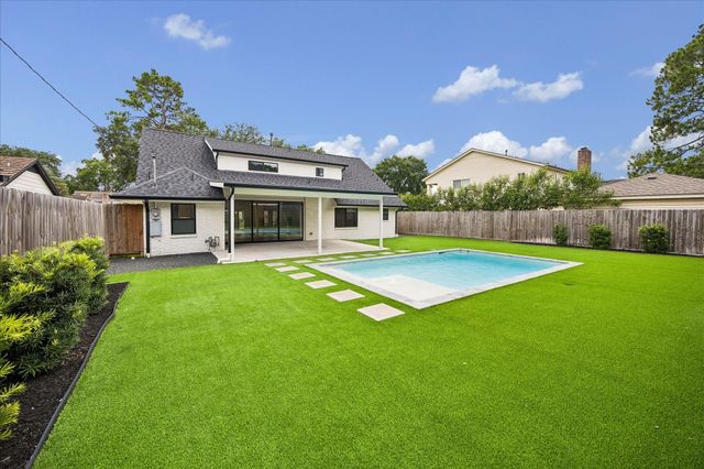 12510 Mooreknoll Lane, Houston, TX 77024