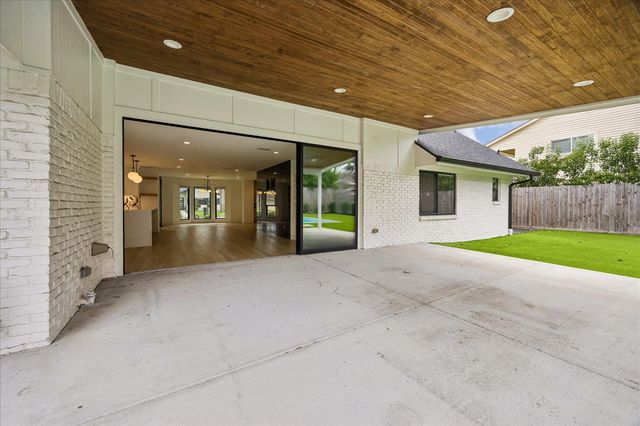12510 Mooreknoll Lane, Houston, TX 77024