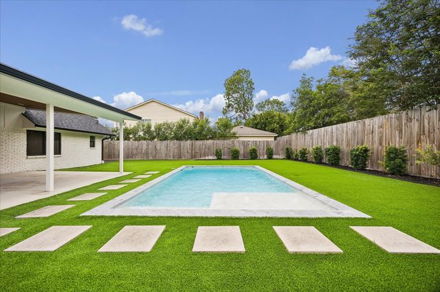 12510 Mooreknoll Lane, Houston, TX 77024