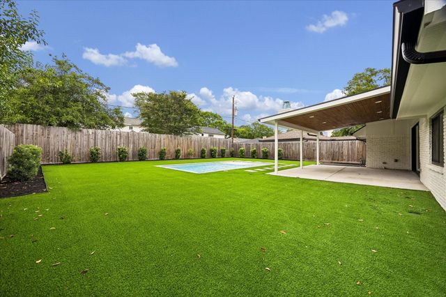 12510 Mooreknoll Lane, Houston, TX 77024
