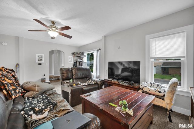 431 DOERING Avenue, East Peoria, IL 61611