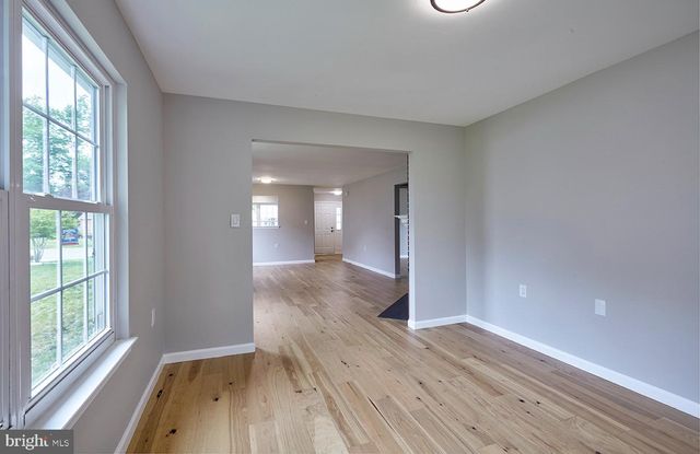 27 KELLY DR, Deptford, NJ 08096