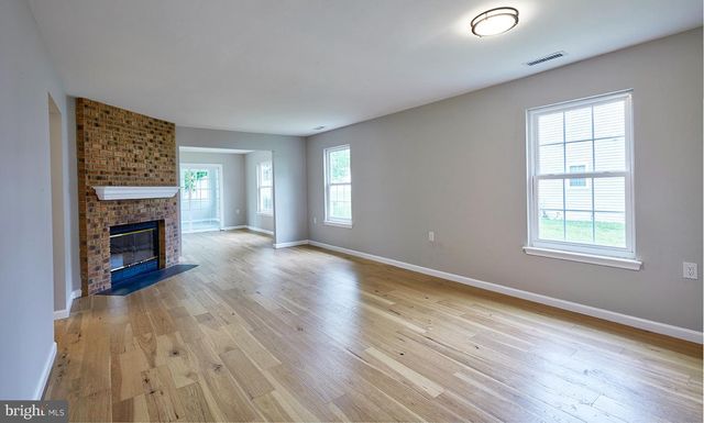 27 KELLY DR, Deptford, NJ 08096