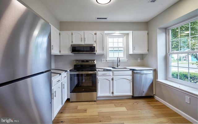 27 KELLY DR, Deptford, NJ 08096