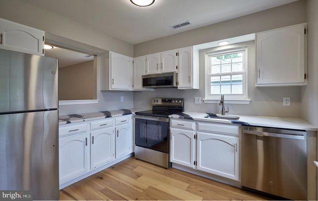 27 KELLY DR, Deptford, NJ 08096