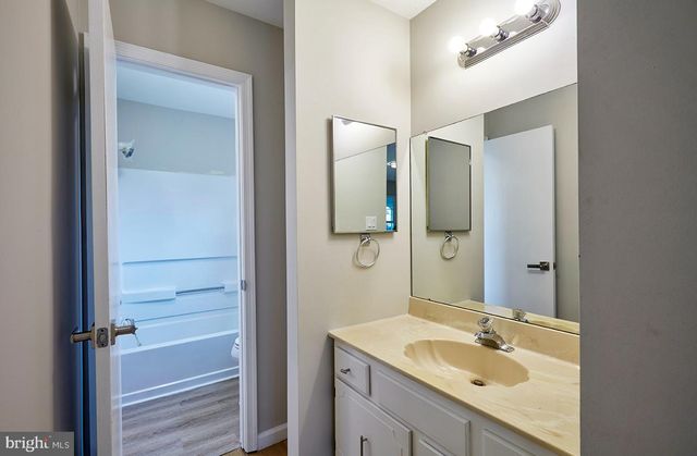 27 KELLY DR, Deptford, NJ 08096