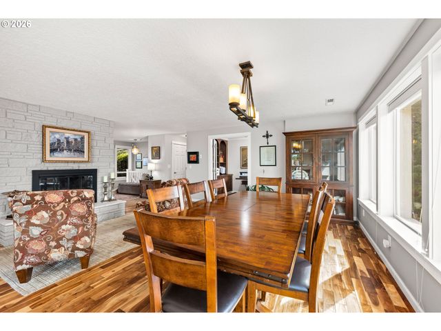 24801 Sw LADD HILL Rd, Sherwood, OR 97140