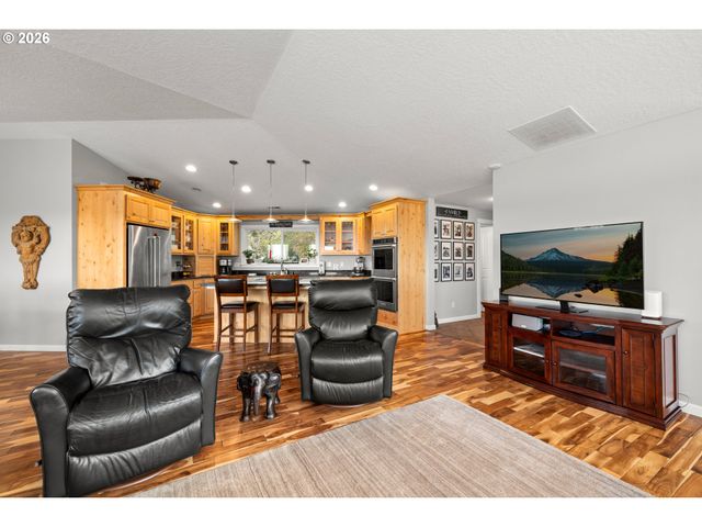 24801 Sw LADD HILL Rd, Sherwood, OR 97140