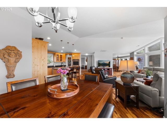 24801 Sw LADD HILL Rd, Sherwood, OR 97140