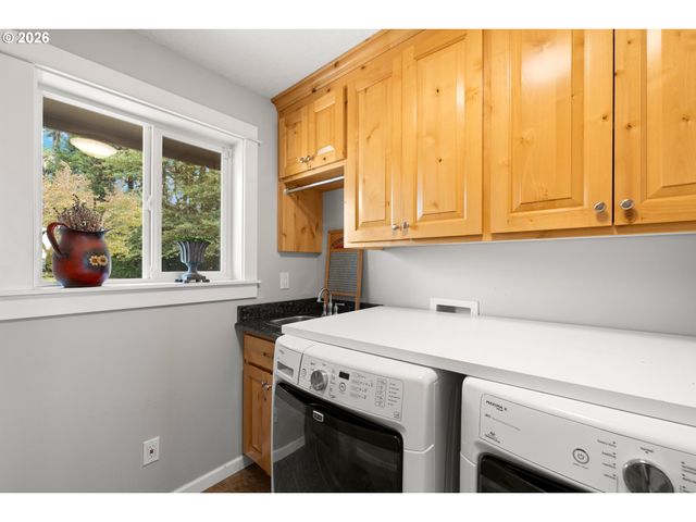 24801 Sw LADD HILL Rd, Sherwood, OR 97140