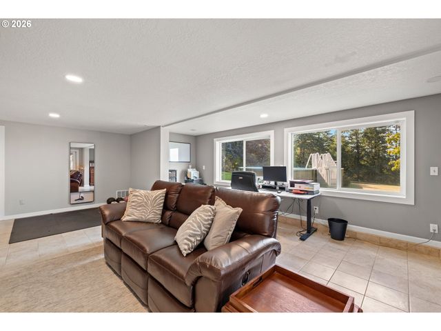 24801 Sw LADD HILL Rd, Sherwood, OR 97140