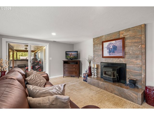 24801 Sw LADD HILL Rd, Sherwood, OR 97140