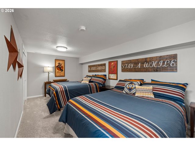 24801 Sw LADD HILL Rd, Sherwood, OR 97140