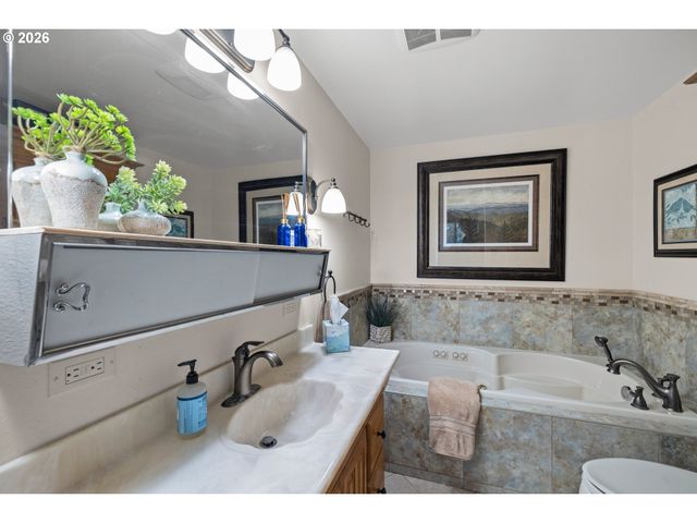 24801 Sw LADD HILL Rd, Sherwood, OR 97140