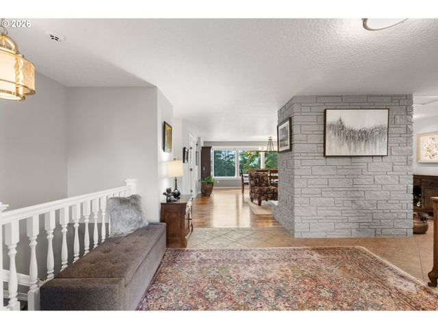 24801 Sw LADD HILL Rd, Sherwood, OR 97140