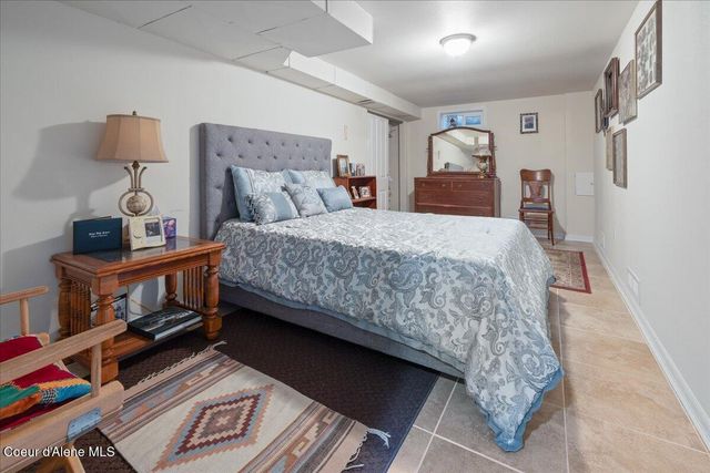 401 S 1st Ave, Sandpoint, ID 83864