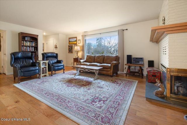 401 S 1st Ave, Sandpoint, ID 83864