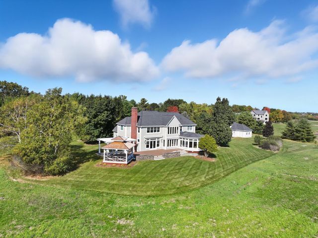 6 Luke Lane, Shelburne, VT 05482