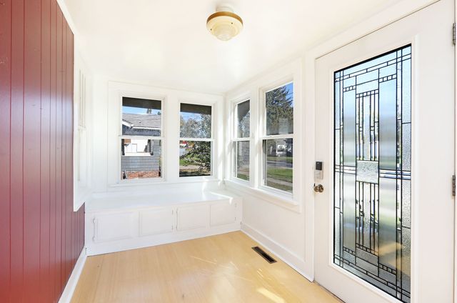 817 E 6th Street N, Newton, IA 50208