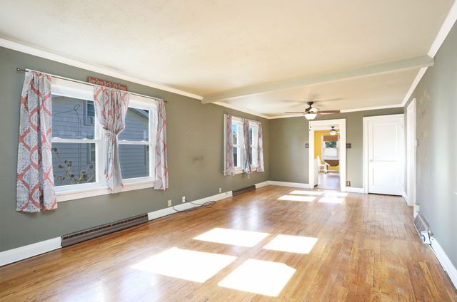 817 E 6th Street N, Newton, IA 50208