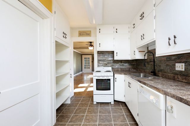 817 E 6th Street N, Newton, IA 50208