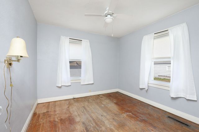 817 E 6th Street N, Newton, IA 50208