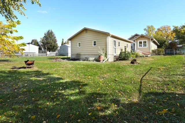 817 E 6th Street N, Newton, IA 50208