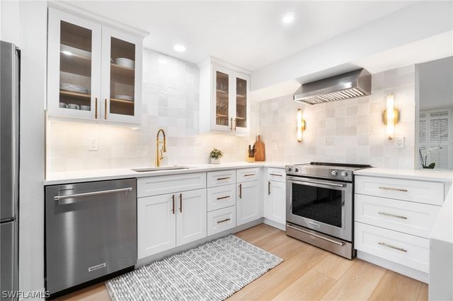 1222 Gordon DR 2, Naples, FL 34102