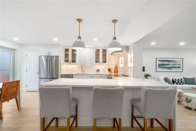 1222 Gordon DR 2, Naples, FL 34102