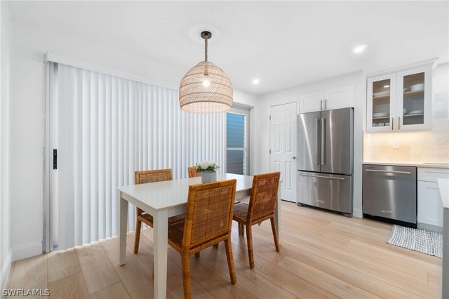 1222 Gordon DR 2, Naples, FL 34102