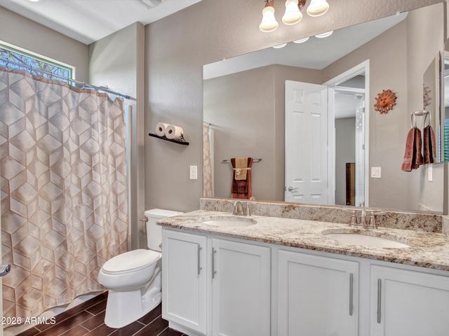 2539 W RABJOHN Road, Phoenix, AZ 85085