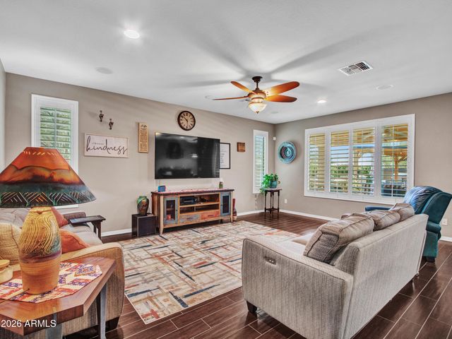 2539 W RABJOHN Road, Phoenix, AZ 85085