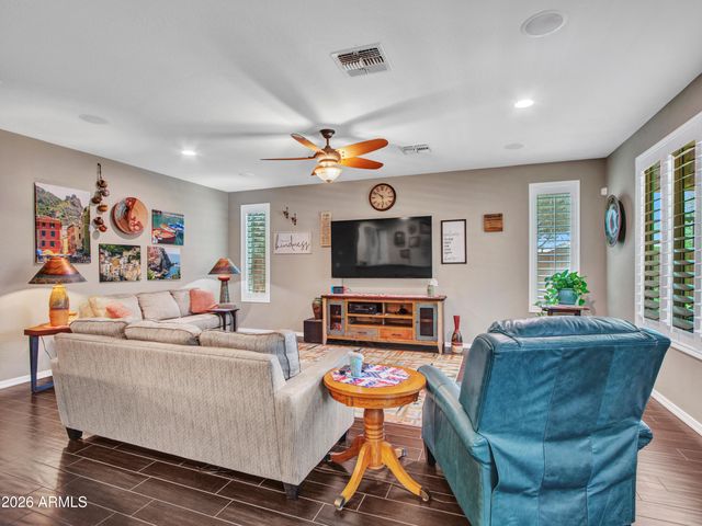 2539 W RABJOHN Road, Phoenix, AZ 85085