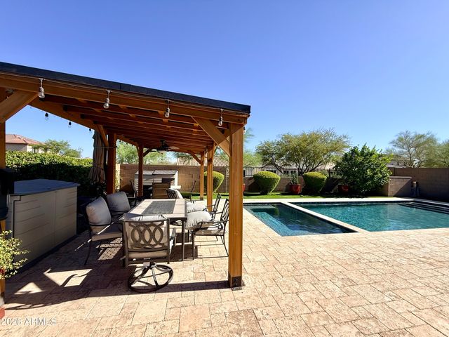 2539 W RABJOHN Road, Phoenix, AZ 85085