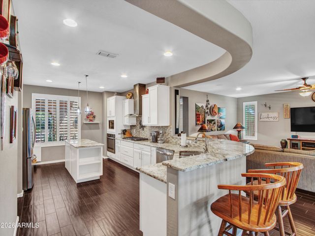 2539 W RABJOHN Road, Phoenix, AZ 85085