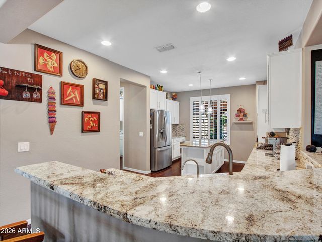 2539 W RABJOHN Road, Phoenix, AZ 85085